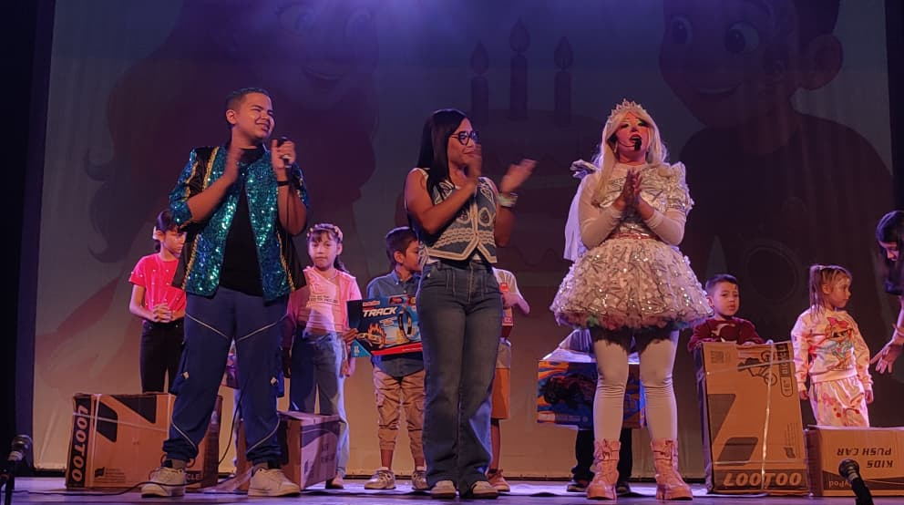 Más de 500 niños y niñas celebraron su día en el Teatro Juares